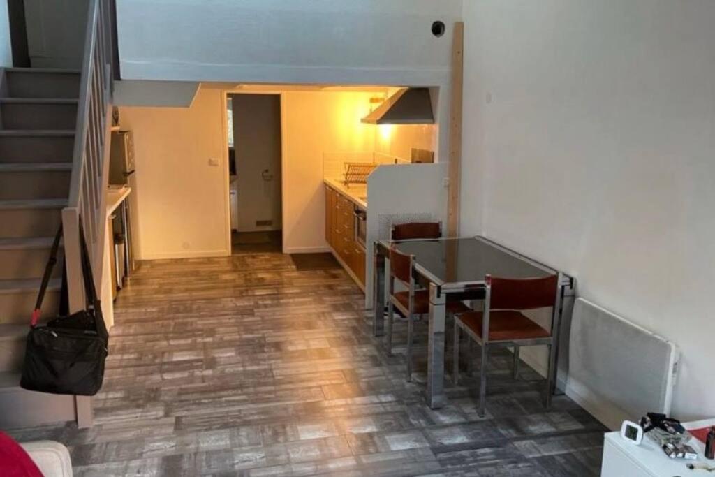 Joli Duplex En Centre Ville De 40M2 Climatise Istres Exterior photo